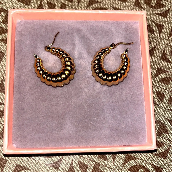 🆕 Croissant Hoop Earrings 14K Gold Plated - Picture 8 of 8